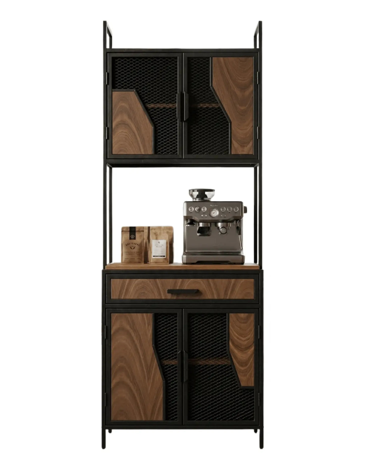 Coffee bar ESS de Fabbro, vista frontal con puertas de madera y malla de acero